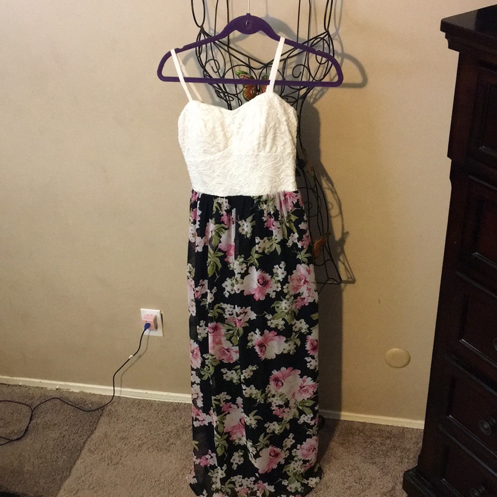 Lily Rose 🥀 flower print maxi dress lined